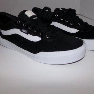 NEW VANS SKATEBOARD PRO YOUTH US 6.O BLACK & WHITE LACE UP THEY WILL LOVE THEM!